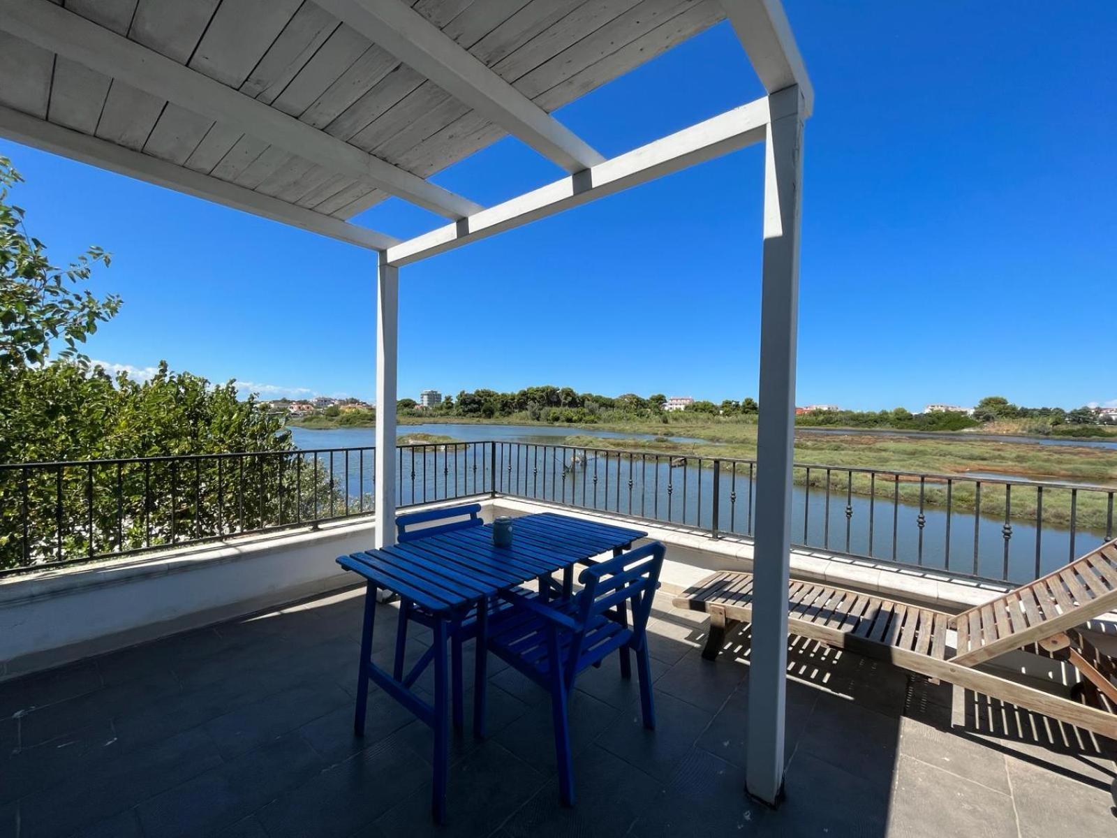 B&B Torre Del Lago 2 Foce Varano Exterior photo